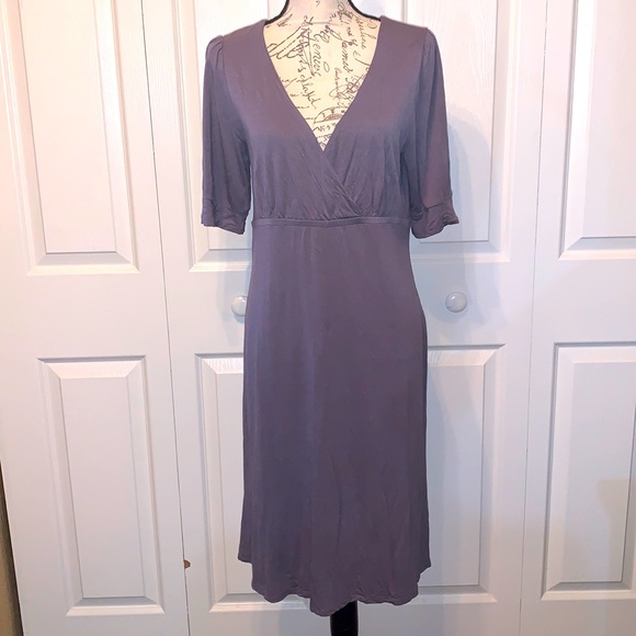 *****Good Condition***** Women’s V-Neck Dress - Picture 1 of 4